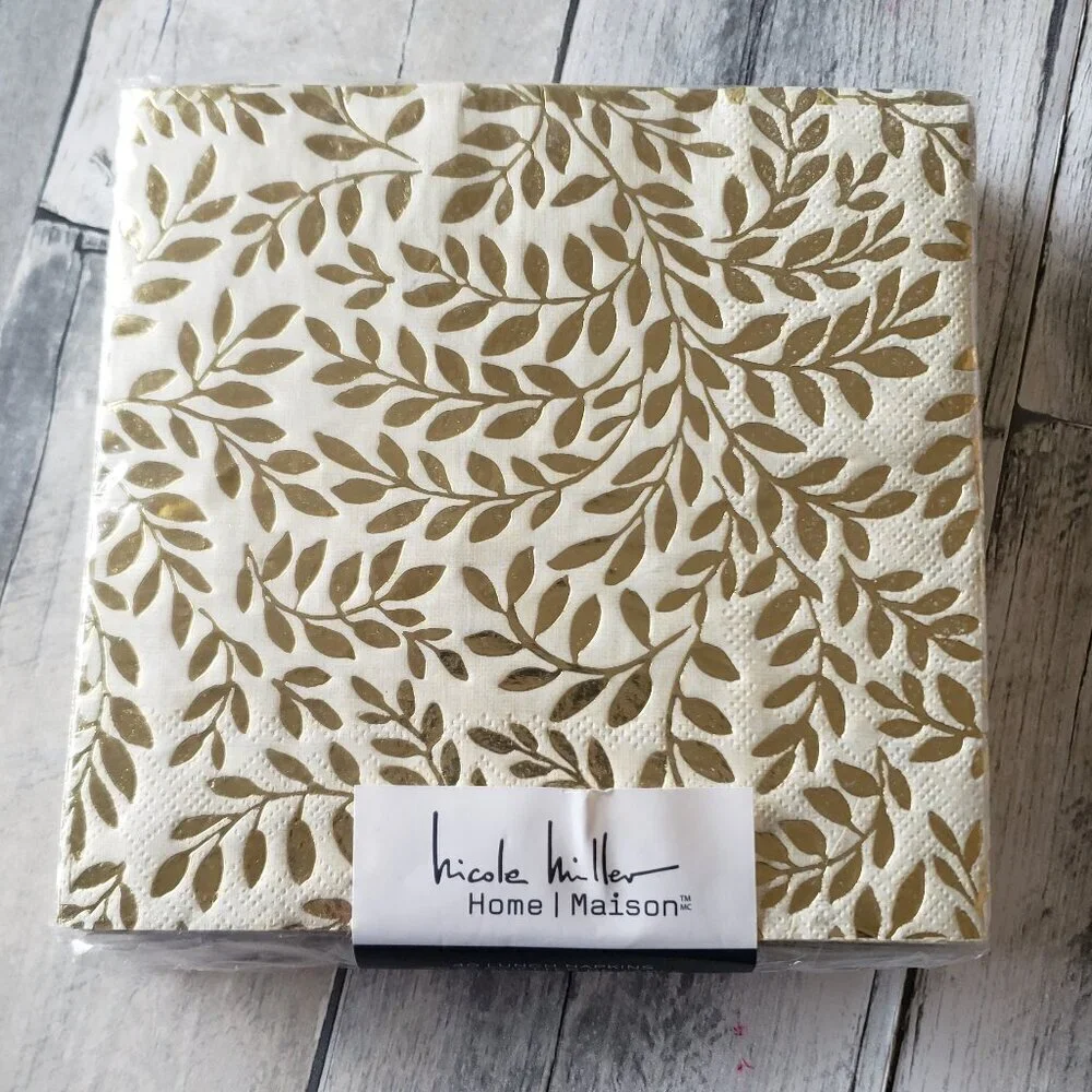 NWT - Nicole Miller 40 count  Lunch Napkins Cream and Gold